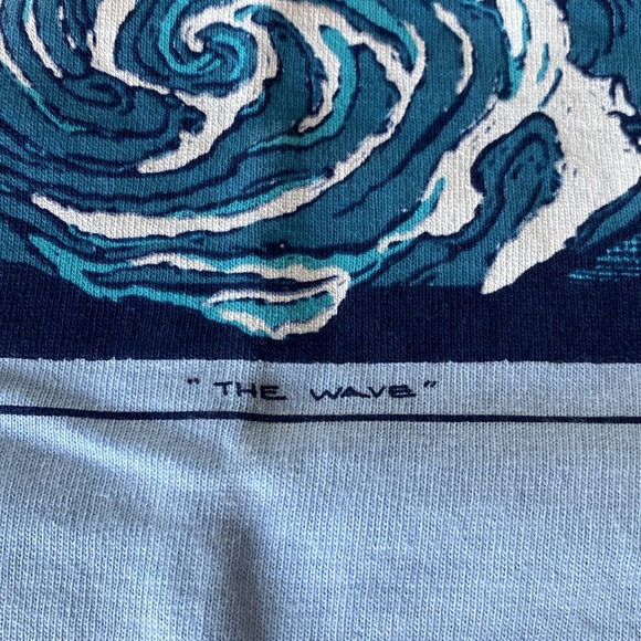 Women’s light blue T-shirt with wave emblem. Brand new! - Picture 3 of 4